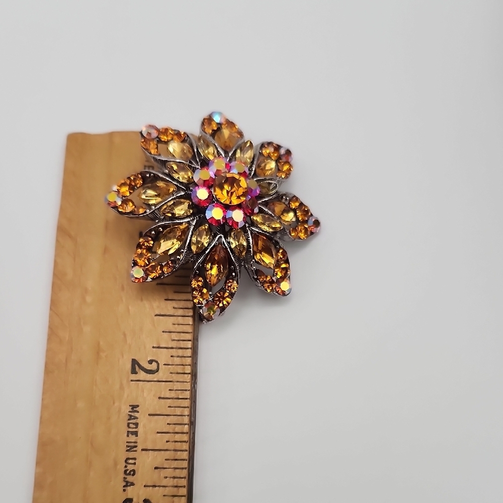 Sparkling Floral Brooch with Brown and Gold Hues - Picture 13 of 13